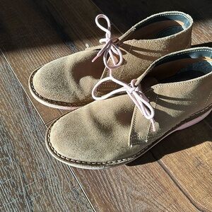 Veldskoen - Heritage Uhambo ‘Vellies’ (pink sole) size 8-8.5